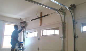 We fix garage doors in Glen Cove
